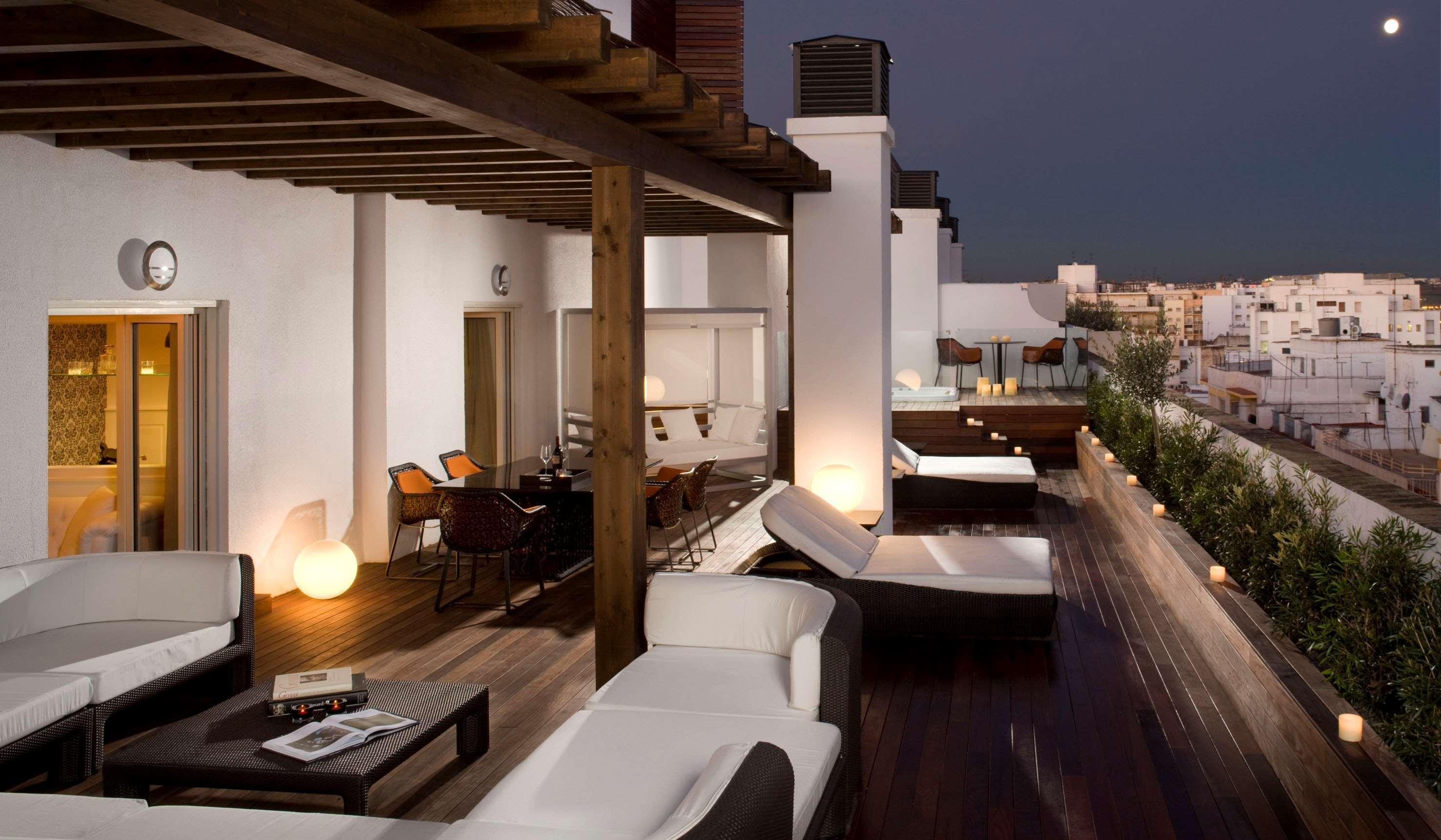 Colon Gran Melia - The Leading Of The World