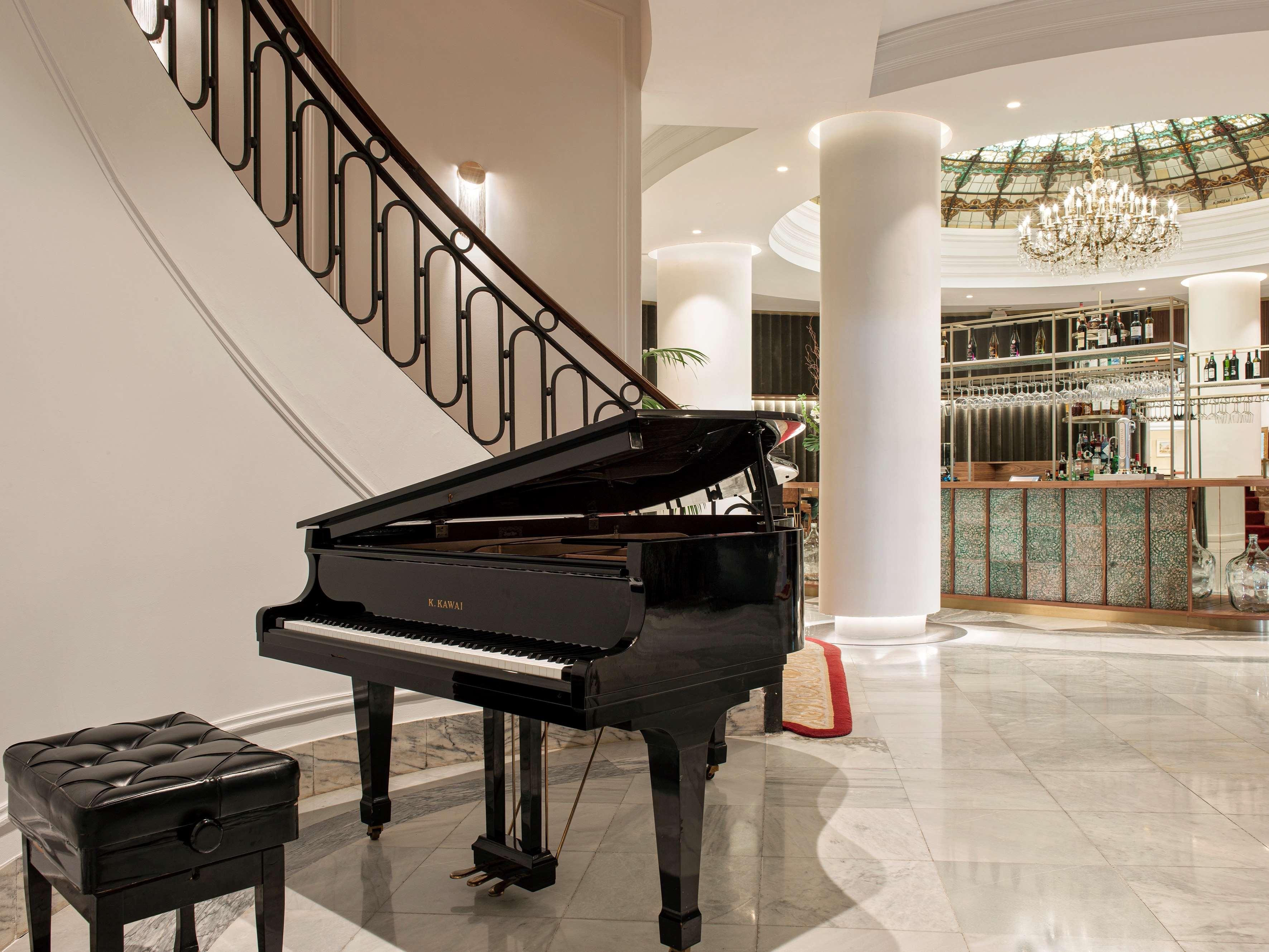 Colon Gran Melia - The Leading Of The World