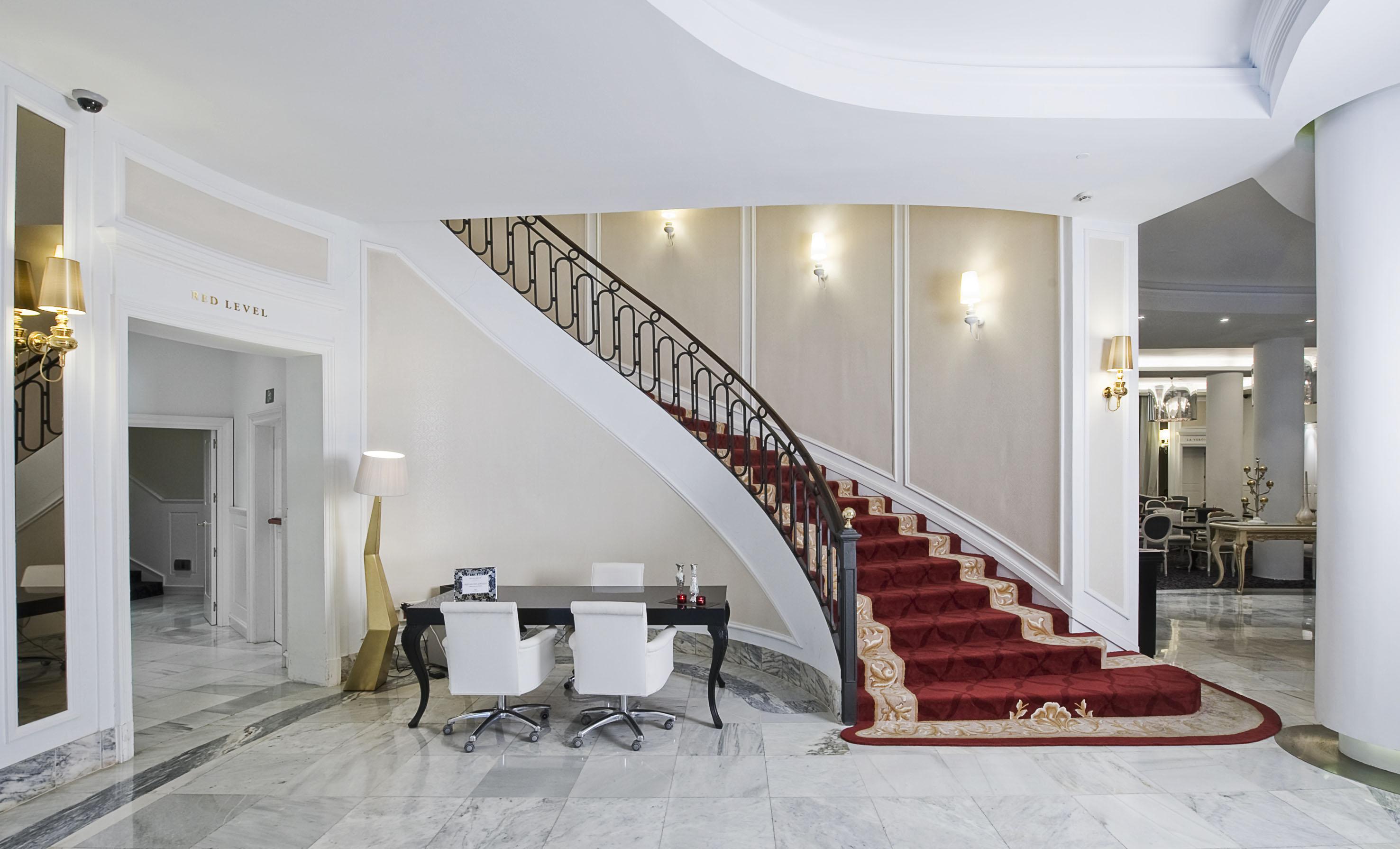 Colon Gran Melia - The Leading Of The World