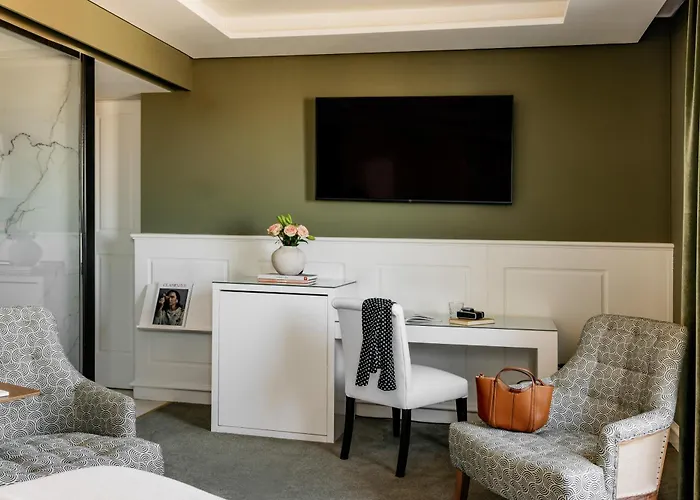 Hotel Colon Gran Melia - The Leading Hotels Of The World