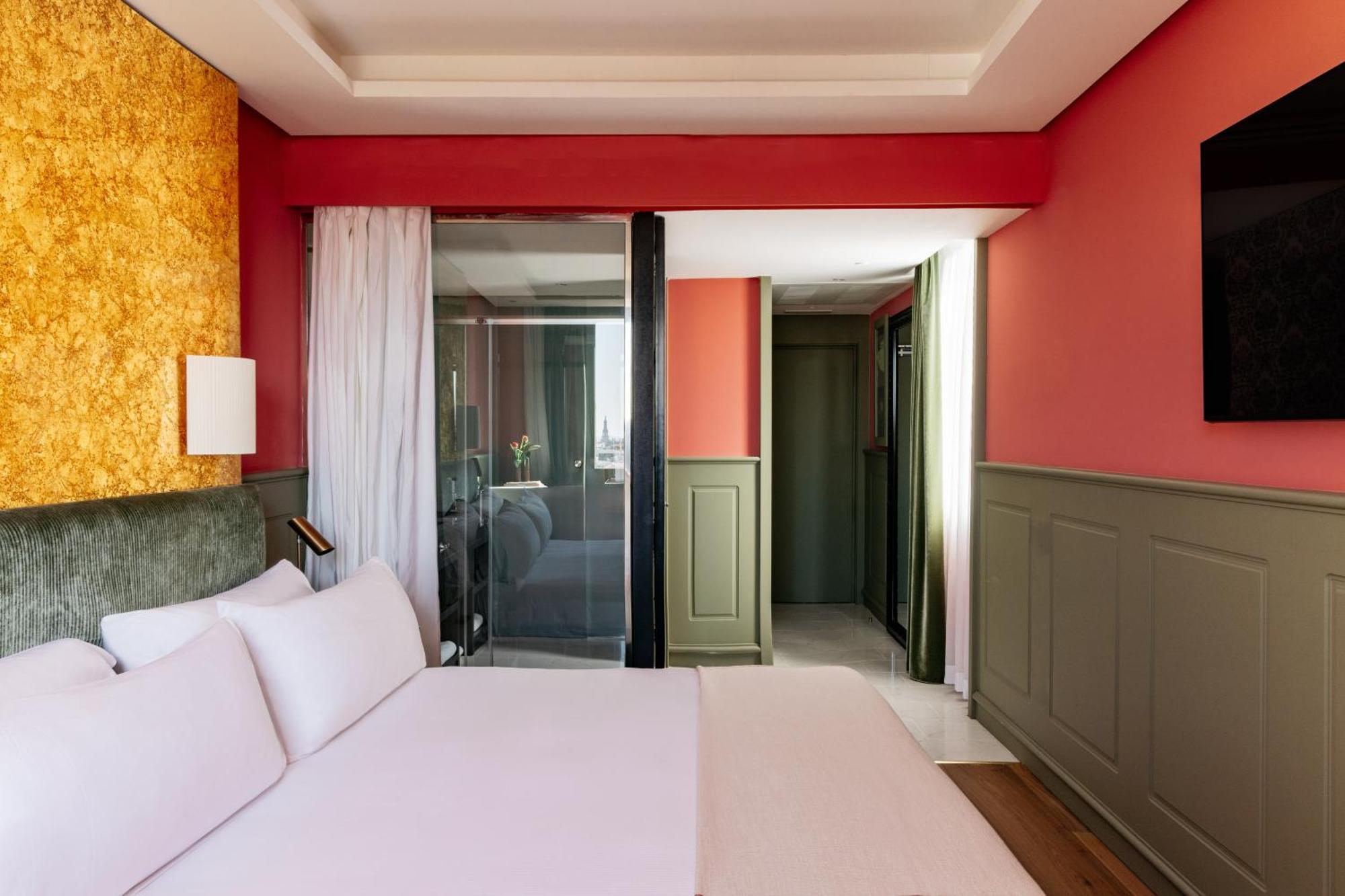 Colon Gran Melia - The Leading Of The World